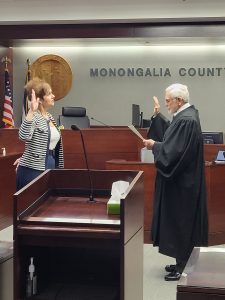 New Monongalia County circuit clerk takes oath